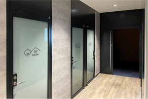 写真:会議スペース通路