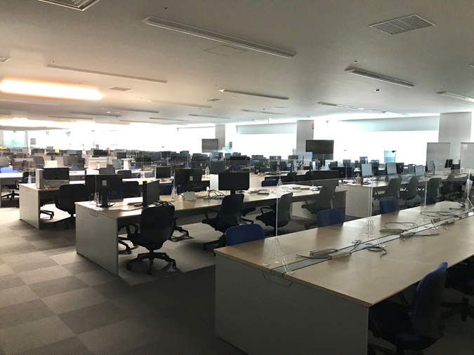 写真:改修後の事務フロア
